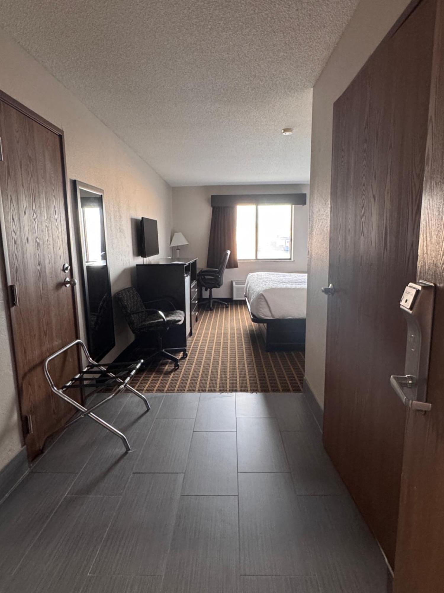 Baymont Inn & Suites Richmond Екстериор снимка