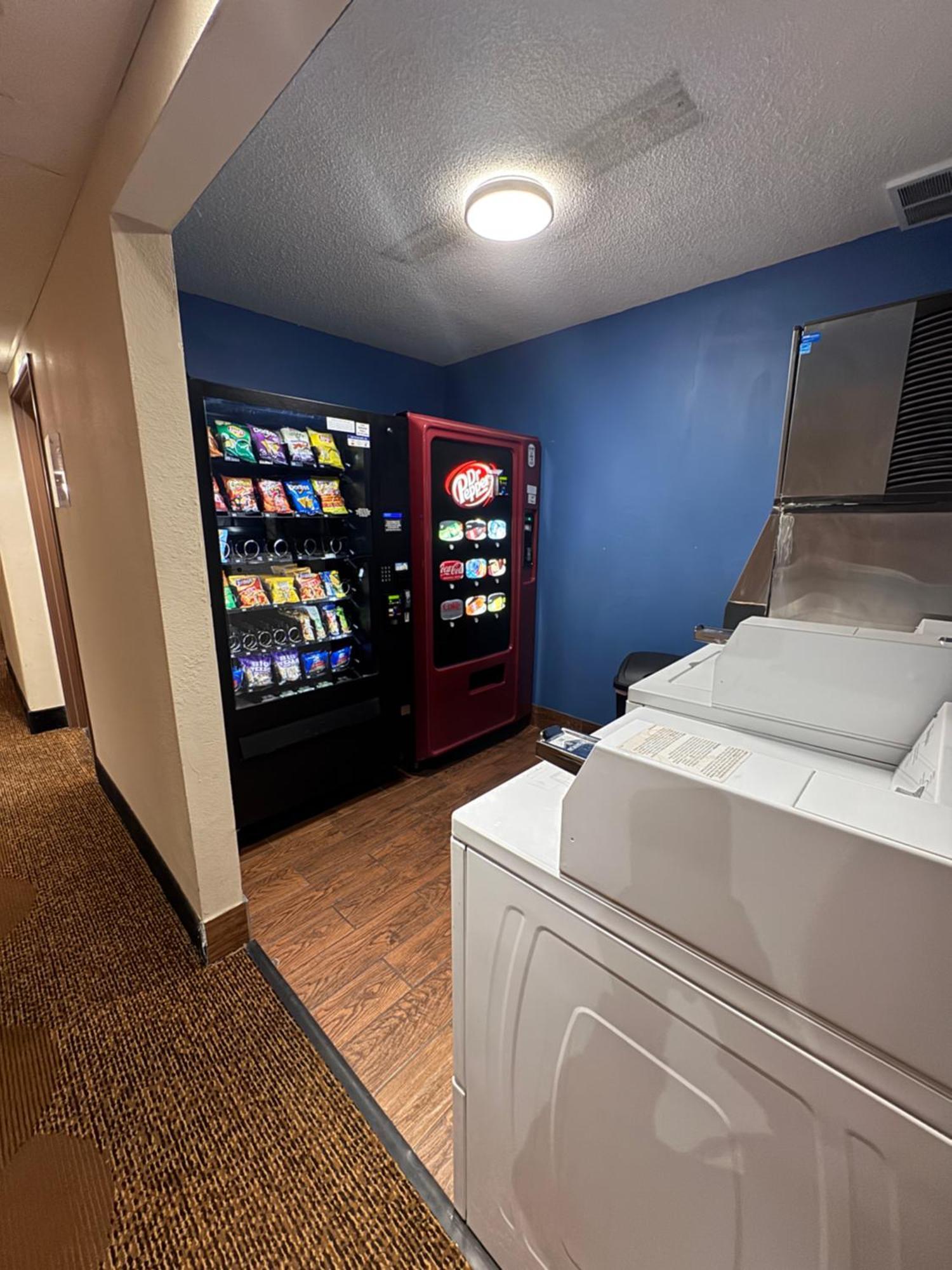 Baymont Inn & Suites Richmond Екстериор снимка
